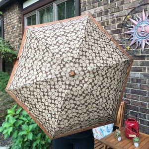 Authentic Coach Umbrella Brand New (no tags)